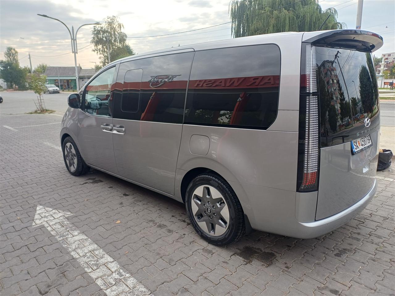 Hyundai Staria Prem. 07/2024 8+1, 4x4 2.2 CRDI 177HP TRANSP