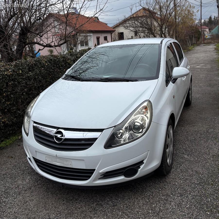Opel Corsa D 1.4 Бензин 140.000км увезено од CH