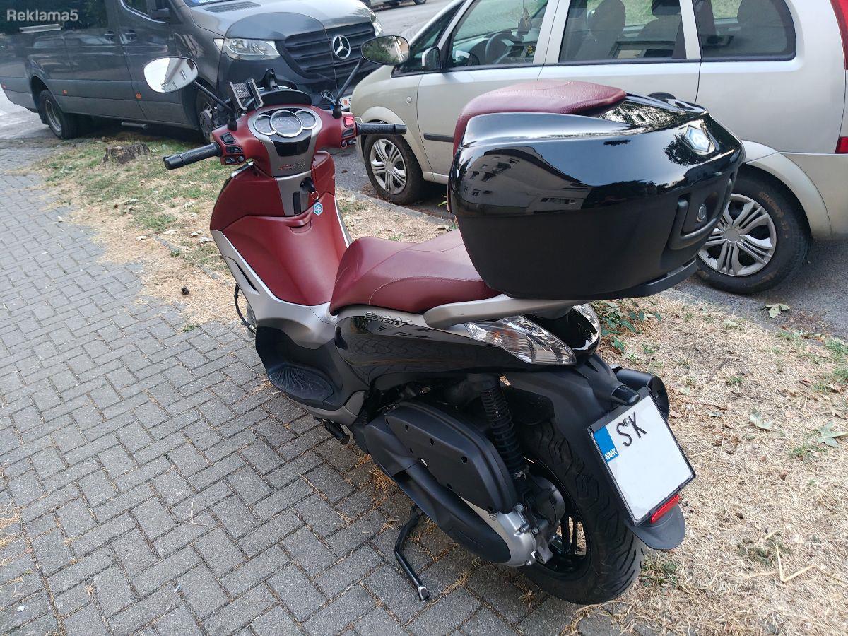 Piaggio Beverly 350